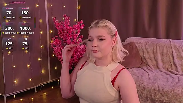 TobiteAnnie online show from February 2026 04:28:02 PM