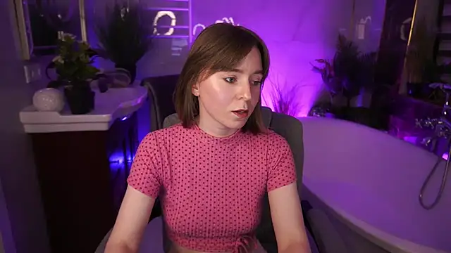 Snapshot of SofiaLuxuryy chatting on April 2026 08:01:02 PM SofiaLuxuryy online show from April 2026 08:01:02 PM