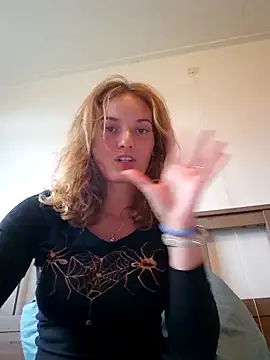 Snapshot of sweetsophie69 chatting on April 2026 06:21:02 PM sweetsophie69 online show from April 2026 06:21:02 PM