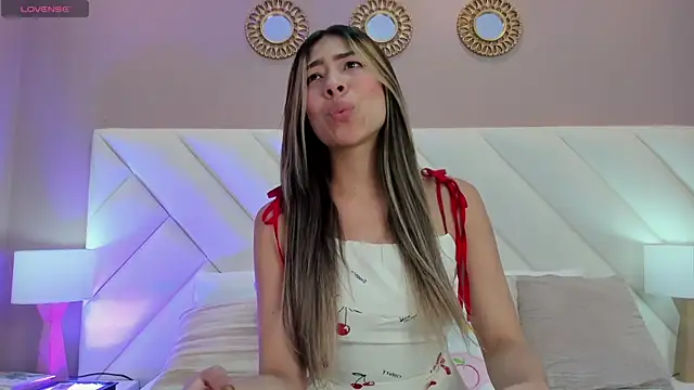 ValeryGomezz online show from May 2026 01:16:02 PM