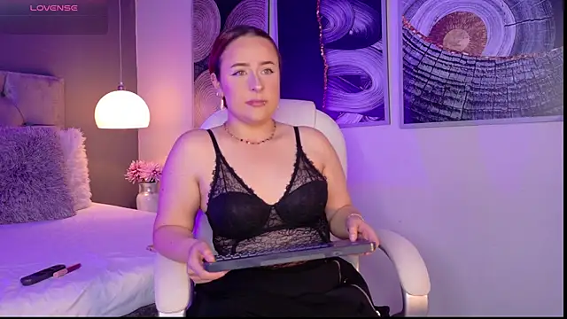 FoxieNova online show from March 2026 01:50:02 PM