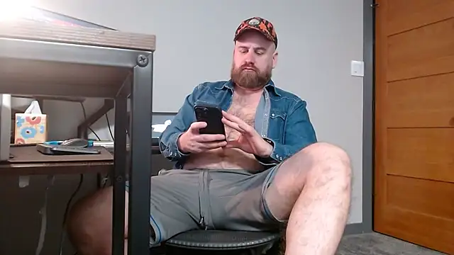 Snapshot of themountainbearmx chatting on March 2026 06:41:02 AM themountainbearmx online show from March 2026 06:41:02 AM