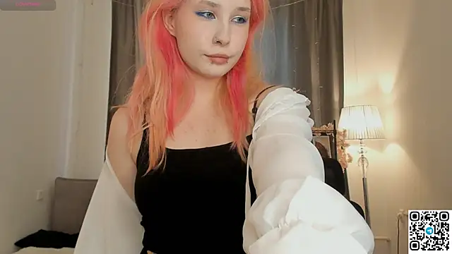 Snapshot of WarmAtEdges chatting on March 2026 02:32:01 PM WarmAtEdges online show from March 2026 02:32:01 PM