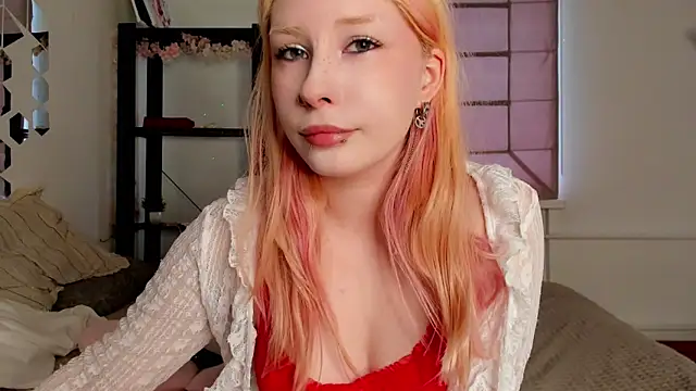 Snapshot of WarmAtEdges chatting on April 2026 02:42:01 PM WarmAtEdges online show from April 2026 02:42:01 PM