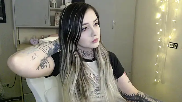 Snapshot of Rin_Tozier chatting on March 2026 01:16:02 AM Rin Tozier online show from March 2026 01:16:02 AM