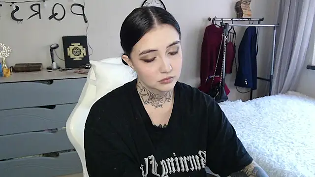 Snapshot of Rin_Tozier chatting on May 2026 02:08:01 AM Rin Tozier online show from May 2026 02:08:01 AM