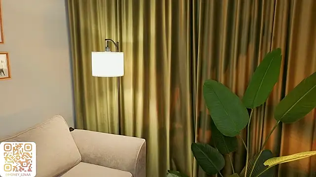 Snapshot of honey_kors chatting on March 2026 04:11:02 PM honey kors online show from March 2026 04:11:02 PM