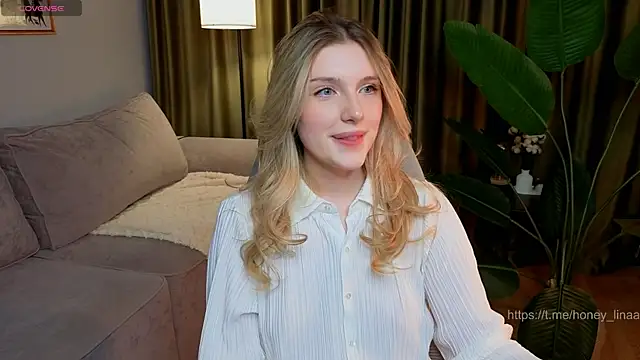 Snapshot of honey_kors chatting on April 2026 07:58:02 PM honey kors online show from April 2026 07:58:02 PM