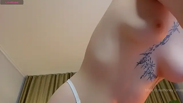 Snapshot of honey_kors chatting on April 2026 07:58:01 PM honey kors online show from April 2026 07:58:01 PM