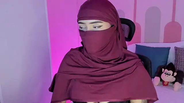 Snapshot of Aisha_Haddad chatting on February 2026 03:50:02 PM Aisha Haddad online show from February 2026 03:50:02 PM