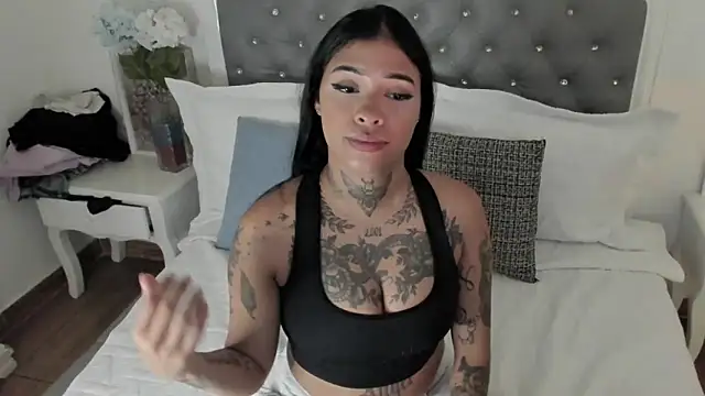 Aisha Haddad online show from April 2026 01:56:02 PM