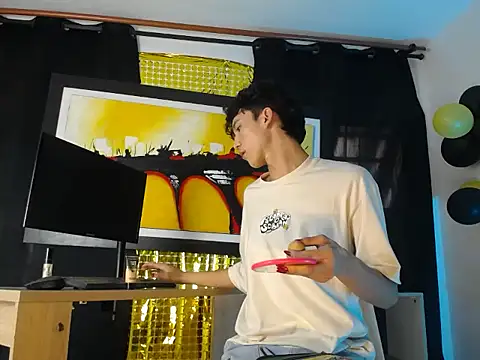 jullian ricci online show from March 2026 07:20:02 PM