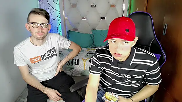 Top and bottom online show from February 2026 08:16:01 PM