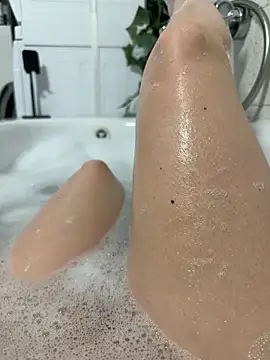 Snapshot of Ninimaus chatting on April 2026 07:26:01 PM Ninimaus online show from April 2026 07:26:01 PM