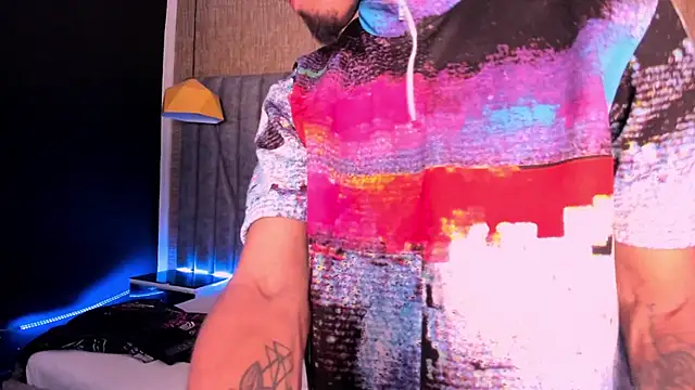 NoaahTylor online show from February 2026 07:48:01 PM