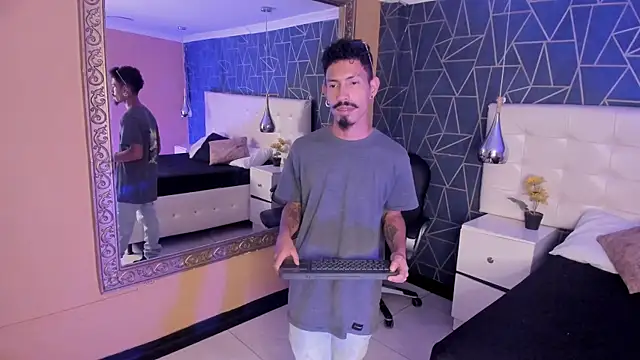 NoaahTylor online show from March 2026 09:10:01 PM