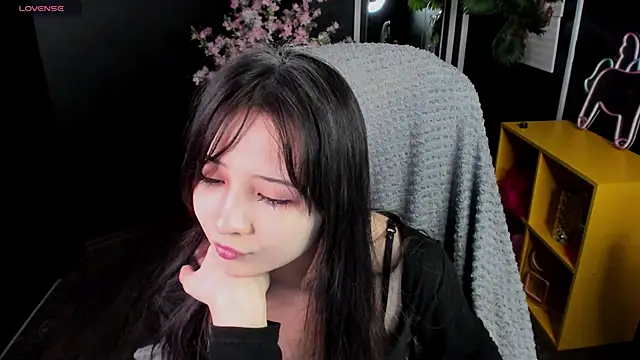 Snapshot of May_Ling chatting on April 2026 10:42:01 AM May Ling online show from April 2026 10:42:01 AM