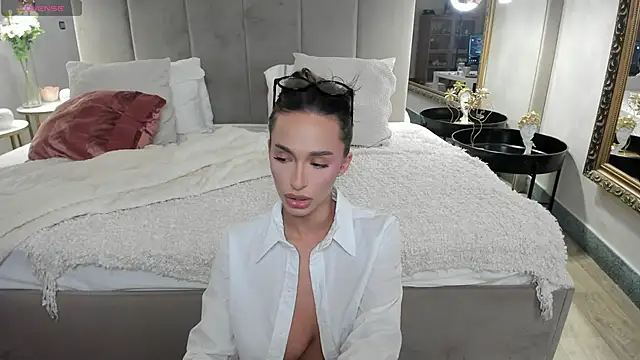 Snapshot of EvaK_ chatting on February 2026 05:26:01 AM EvaK online show from February 2026 05:26:01 AM