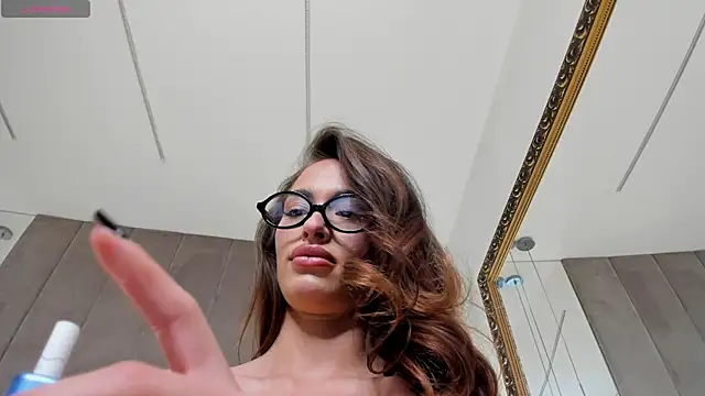 Snapshot of EvaK_ chatting on March 2026 05:35:02 AM EvaK online show from March 2026 05:35:02 AM