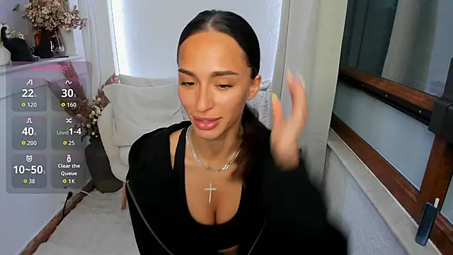 EvaK  online show from April 2026 03:20:01 AM