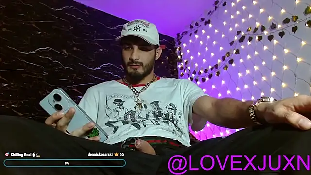 Snapshot of LovexJuxn8 chatting on April 2026 09:21:02 PM LovexJuxn8 online show from April 2026 09:21:02 PM