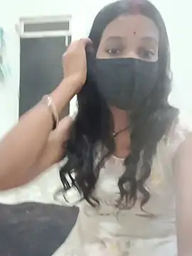 Snapshot of Desi_Couple_P chatting on July 2026 01:14:01 PM Desi Couple P online show from July 2026 01:14:01 PM