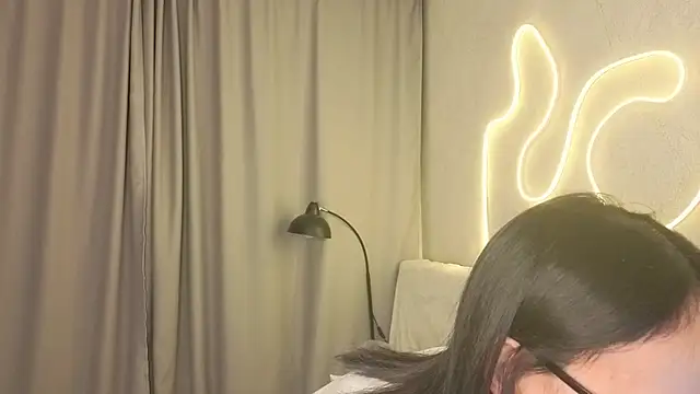 BeatrisRosel online show from February 2026 06:37:02 PM