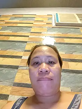 squirtshantal online show from February 2026 12:26:01 PM