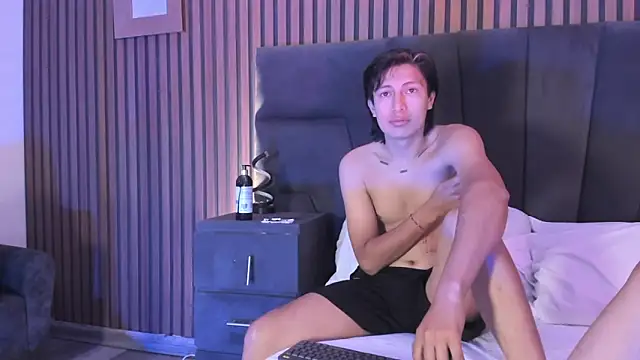 Snapshot of MarcoAndAllice chatting on February 2026 07:50:01 AM MarcoAndAllice online show from February 2026 07:50:01 AM