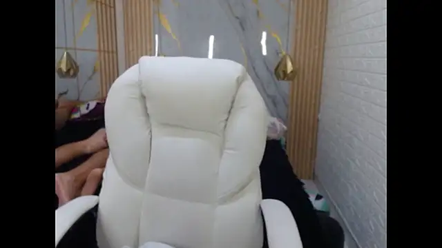 vanessa f online show from June 2026 07:02:02 PM