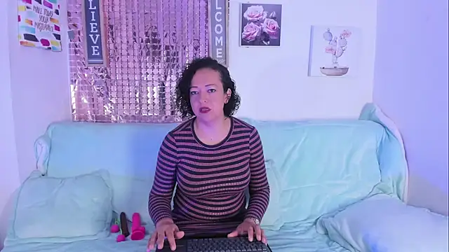 Snapshot of AdeleNasty chatting on February 2026 01:40:01 PM AdeleNasty online show from February 2026 01:40:01 PM