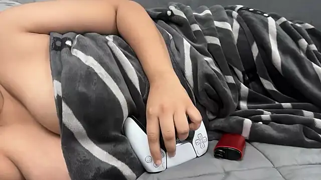 Snapshot of hugeindiantitties chatting on March 2026 07:32:02 PM hugeindiantitties online show from March 2026 07:32:02 PM