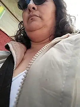 Snapshot of _Saraqueen chatting on February 2026 03:21:02 PM Saraqueen online show from February 2026 03:21:02 PM