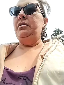 Snapshot of _Saraqueen chatting on March 2026 02:34:01 PM Saraqueen online show from March 2026 02:34:01 PM