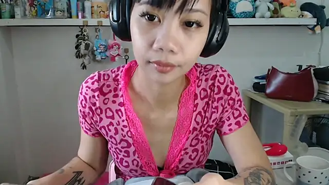 Snapshot of GloryKulikowski chatting on March 2026 03:23:01 AM GloryKulikowski online show from March 2026 03:23:01 AM