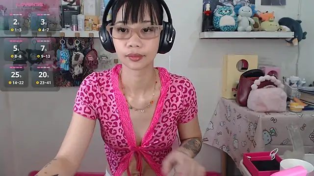 Snapshot of GloryKulikowski chatting on March 2026 02:15:01 AM GloryKulikowski online show from March 2026 02:15:01 AM