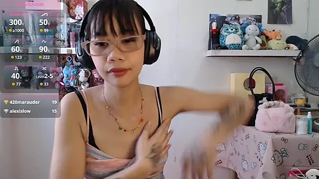 Snapshot of GloryKulikowski chatting on March 2026 02:16:02 AM GloryKulikowski online show from March 2026 02:16:02 AM