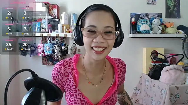 Snapshot of GloryKulikowski chatting on March 2026 03:01:02 AM GloryKulikowski online show from March 2026 03:01:02 AM