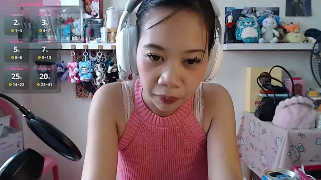 Snapshot of GloryKulikowski chatting on March 2026 02:06:01 AM GloryKulikowski online show from March 2026 02:06:01 AM