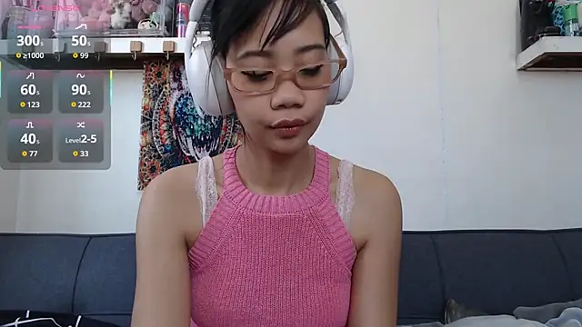 Snapshot of GloryKulikowski chatting on April 2026 02:20:02 AM GloryKulikowski online show from April 2026 02:20:02 AM