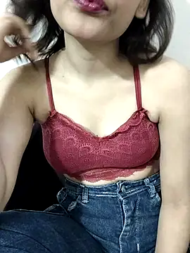 Snapshot of Glossy_lips chatting on February 2026 10:11:01 AM Glossy lips online show from February 2026 10:11:01 AM