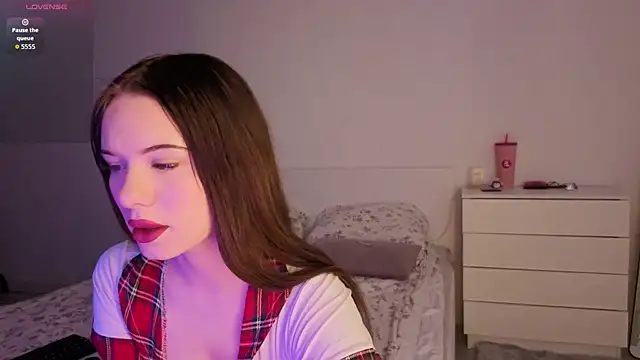 Snapshot of SirenBeatrice chatting on April 2026 09:36:01 AM SirenBeatrice online show from April 2026 09:36:01 AM