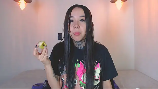 Snapshot of alien_eyes09 chatting on March 2026 02:01:02 AM alien eyes09 online show from March 2026 02:01:02 AM