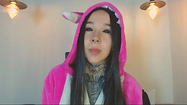 Snapshot of alien_eyes09 chatting on April 2026 01:28:02 AM alien eyes09 online show from April 2026 01:28:02 AM