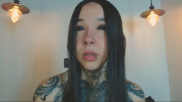 Snapshot of alien_eyes09 chatting on April 2026 01:41:02 AM alien eyes09 online show from April 2026 01:41:02 AM