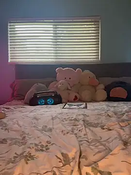 Snapshot of daniella_monroe chatting on April 2026 07:37:02 PM daniella monroe online show from April 2026 07:37:02 PM