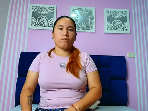 MAGGYE MAX online show from February 2026 01:21:01 PM