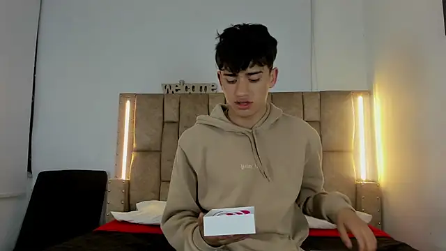 Noir Sebas online show from March 2026 04:12:02 AM