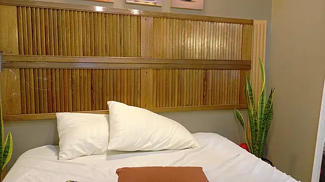 Snapshot of kaiawhite chatting on April 2026 07:58:01 PM kaiawhite online show from April 2026 07:58:01 PM