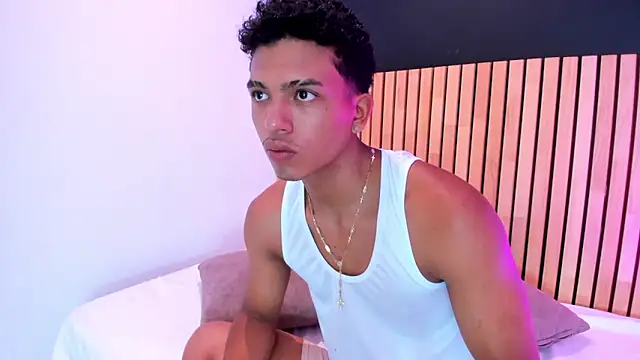 jhoystrong  online show from February 2026 07:25:02 PM